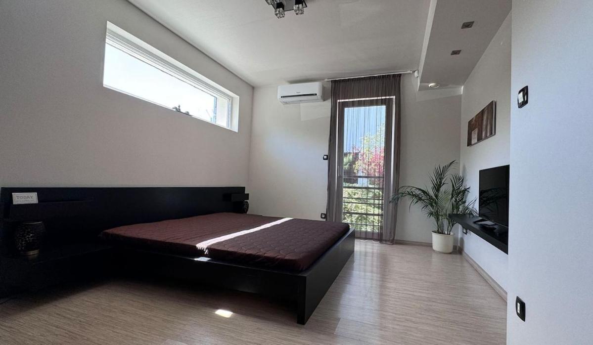 Private Family Villa Будаорш Экстерьер фото