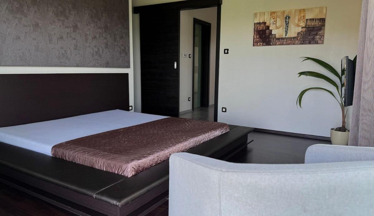 Private Family Villa Будаорш Экстерьер фото
